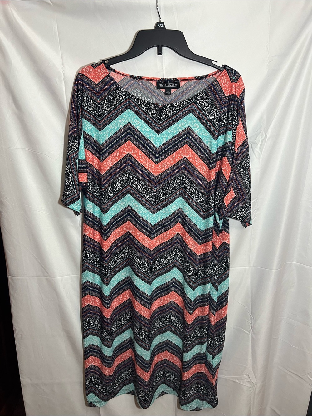 1X karin stevens Coral, Teal & Black Patterned V-Neck Dress